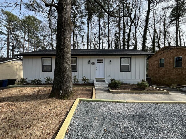 Foto del edificio - Modern 2BD*, 2BA with 3rd Bonus Room Near Downtown Durham with Assigned Off-Street Parking and Ba...