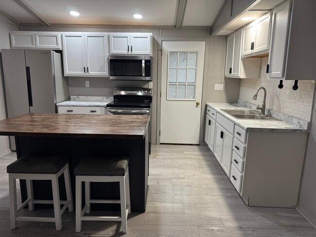 Building Photo - 508 E Emmons St