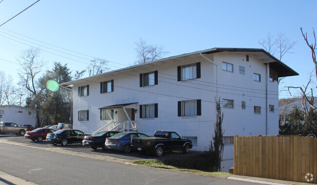 Building Photo - Pine Ridge Apartments