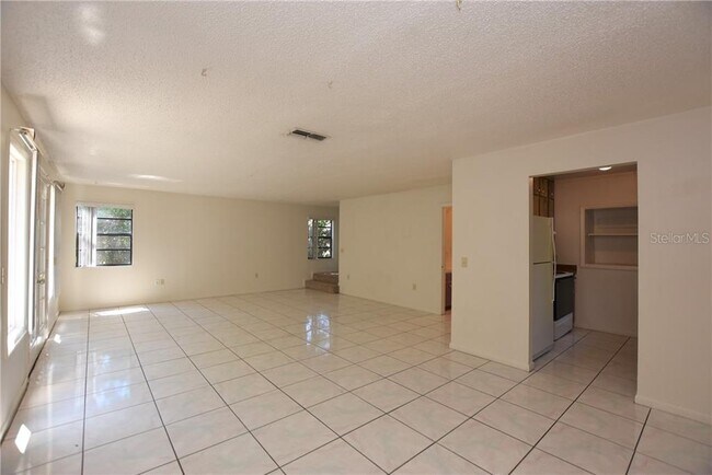 Building Photo - 3535 Raintree Way