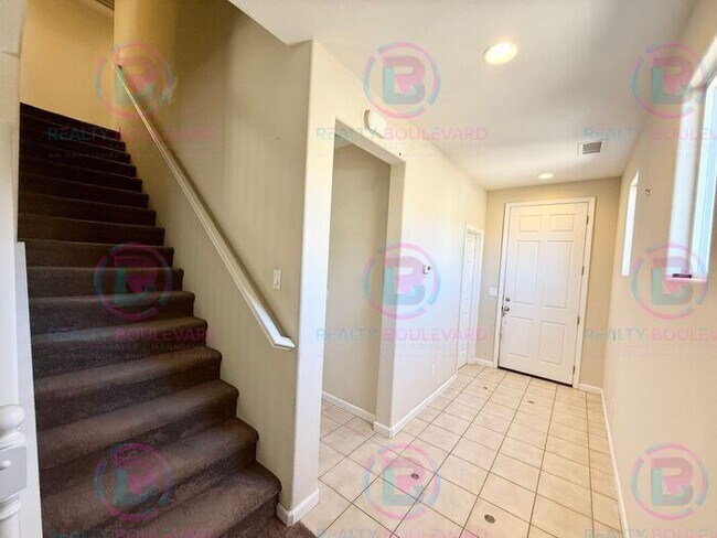Foto del edificio - Gorgeous Two Story 3 Bedroom 2.5 Bathroom ...