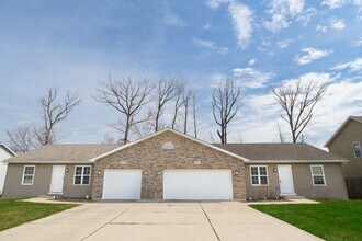 Building Photo - 693 Dearborn Rd