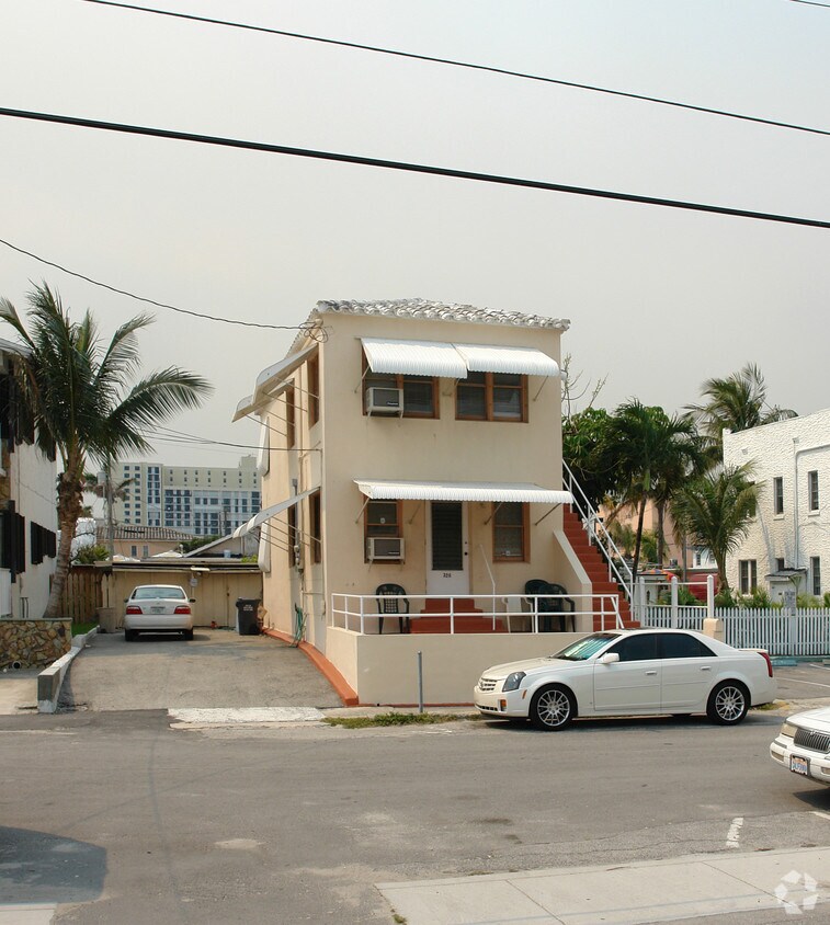 326 Hayes St, Hollywood, FL 33019 Apartments in Hollywood, FL