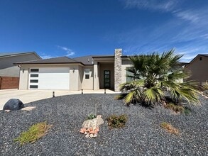 Building Photo - 1792 W 150 S