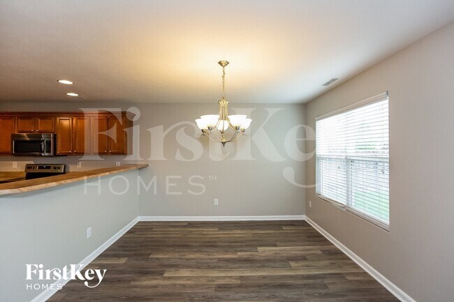 Building Photo - 15490 Farmland Ct