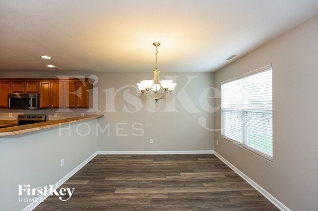 Foto del edificio - 15490 Farmland Ct