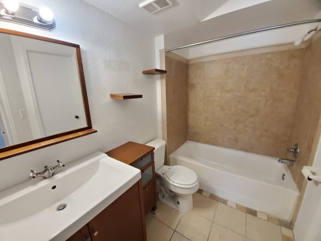 Building Photo - 4630 Commander Dr