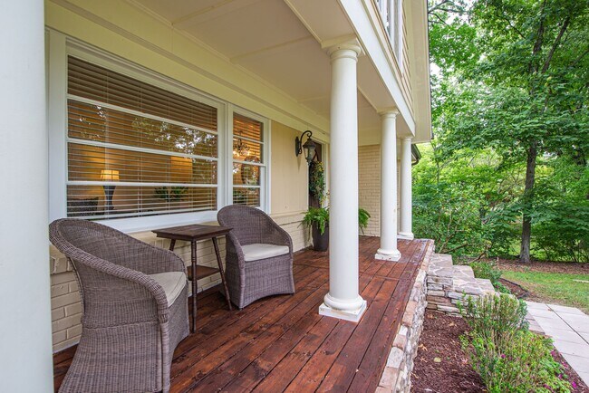 Foto del edificio - 629 Brook Hollow Rd