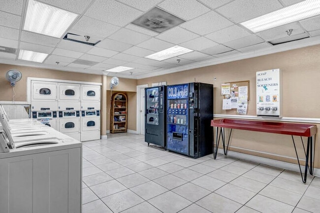 Foto del edificio - 311 W Ashley St