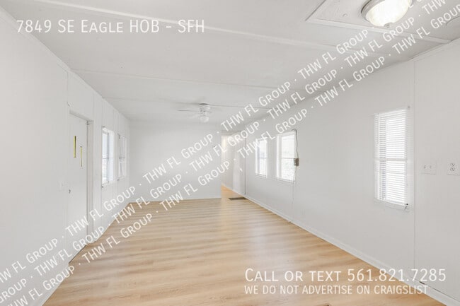 Foto del edificio - 7849 SE Eagle Ave