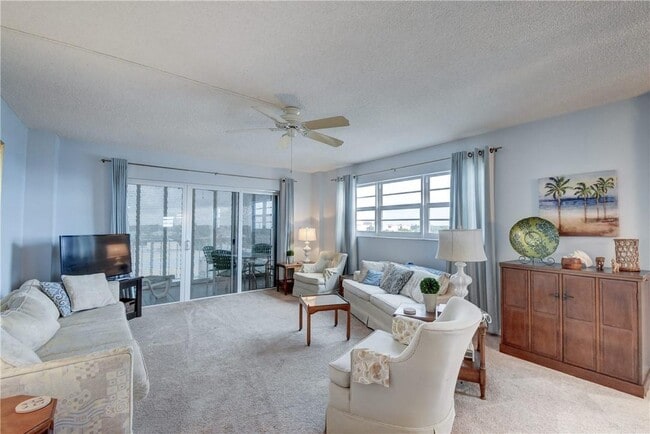 Building Photo - 4540 N Ocean Dr