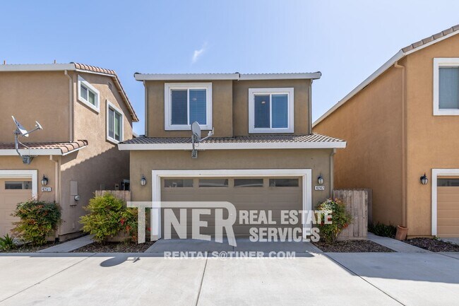 Foto del edificio - Beautiful North Natomas Home