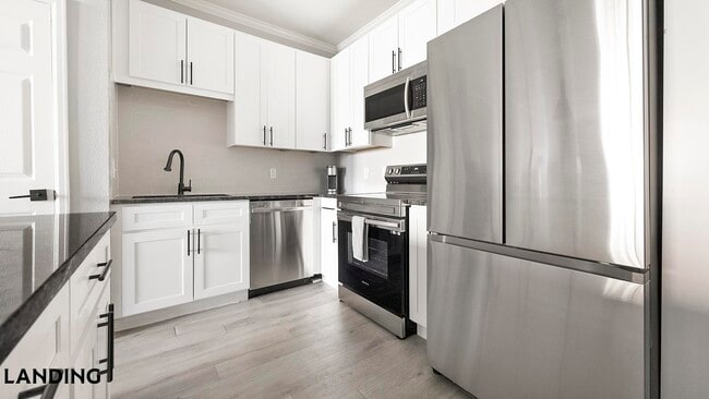 Building Photo - 901 Colorado Blvd