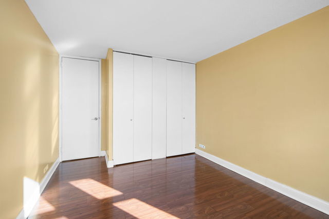 Foto del edificio - 6700 S South Shore Dr