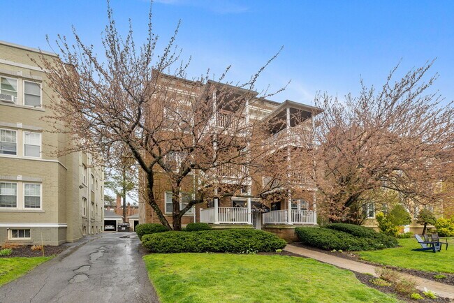 Building Photo - 36 Robin Rd