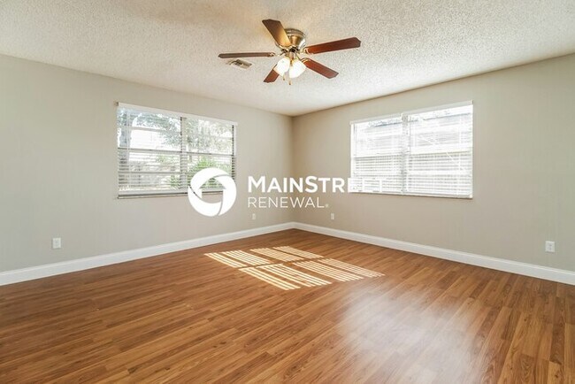 Building Photo - 3 Bedroom Pet-Friendly Home in Deltona, FL...