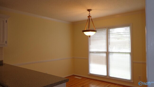 Foto del edificio - 225 Sawmill Rd
