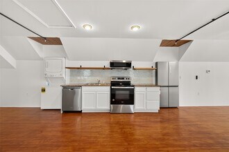 Building Photo - 2602 Isabella St