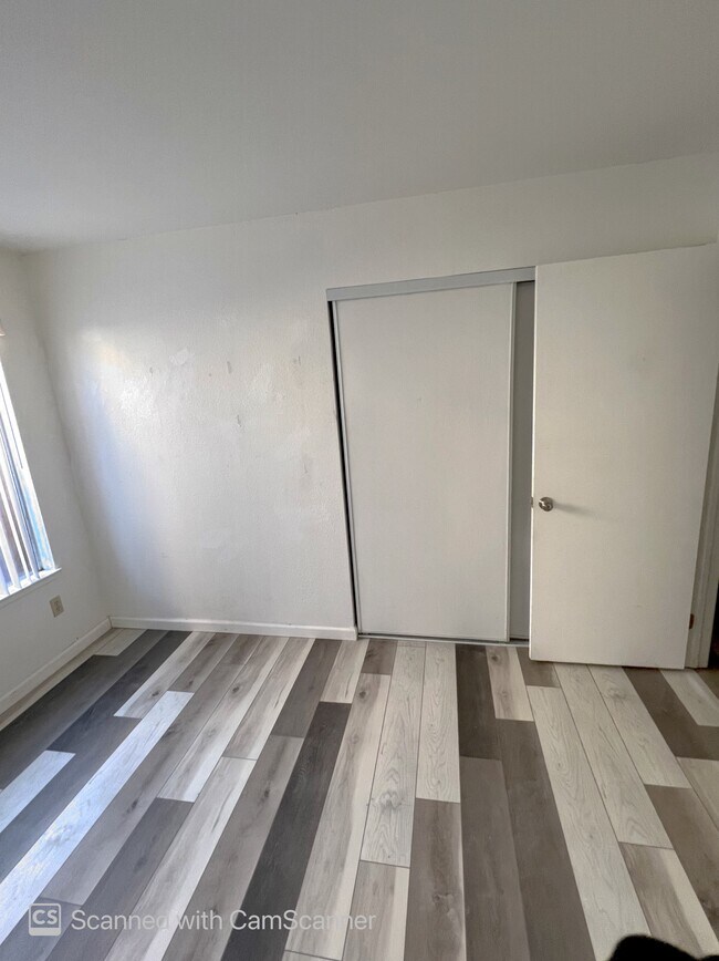 Foto del edificio - 8142 Scottsdale Dr