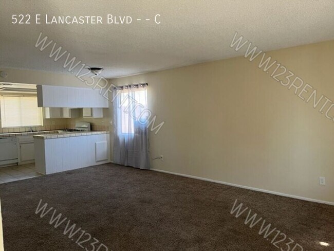Foto del edificio - 522 E Lancaster Blvd