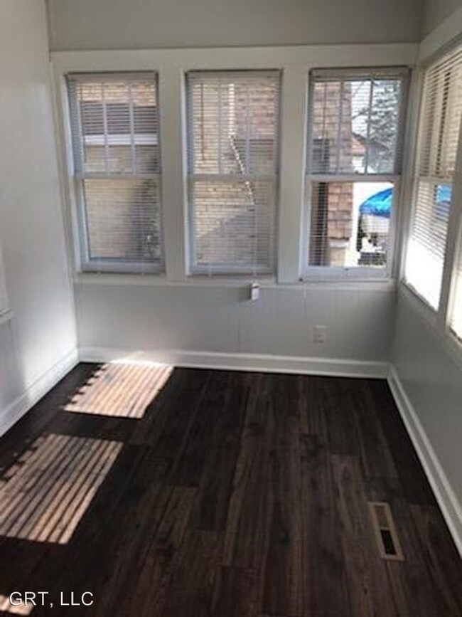 Foto del edificio - 3 br, 1 bath House - 24 Glenwood Drive