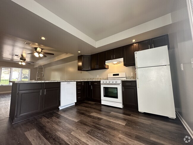 Kitchen - 209 S Adams St