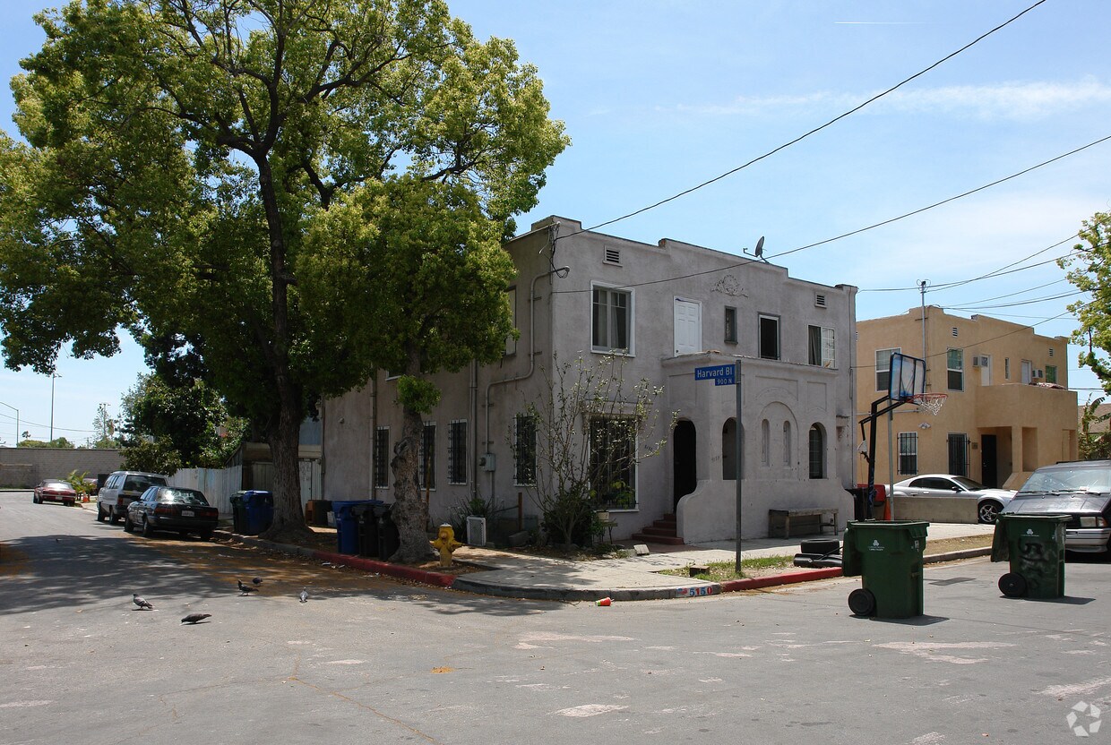 Primary Photo - 5150 Romaine St