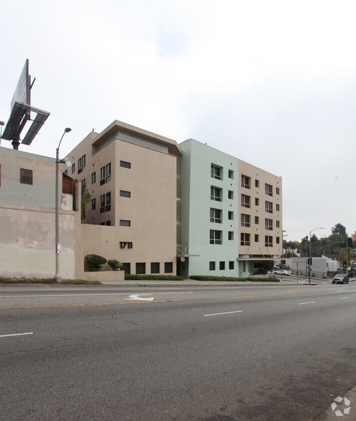 Building Photo - Steel Plaza Apartments
