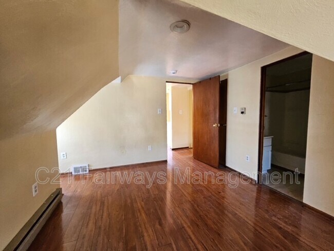 Foto del edificio - 546 Greenfield Ave