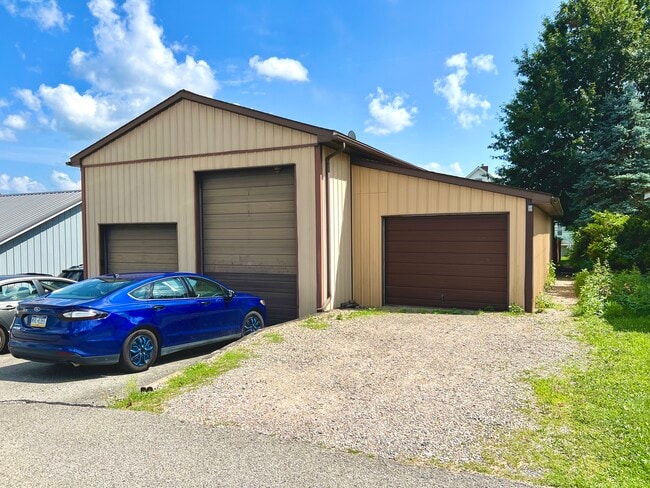 Building Photo - 1221 Church St