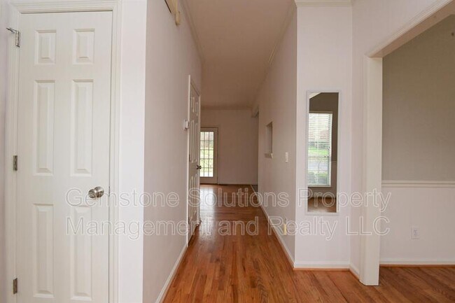 Foto del edificio - 125 Golden Meadow Ln