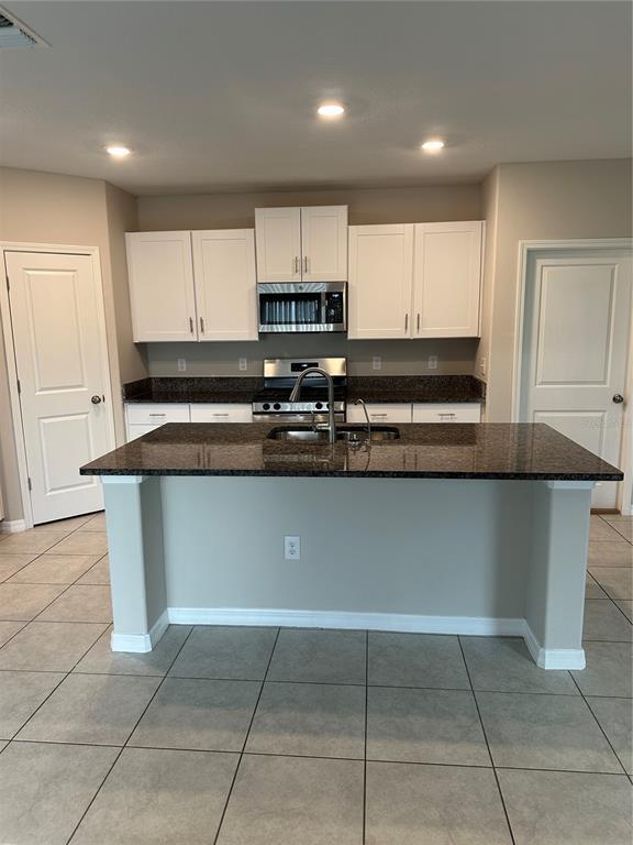 Building Photo - 5254 White Chicory Dr