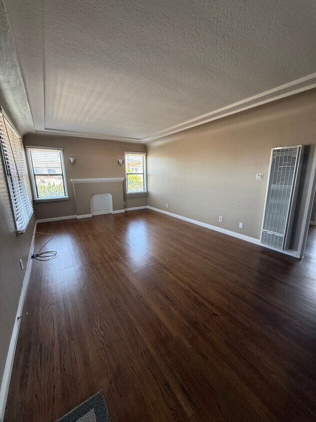 Living Room - 328 W 17th St