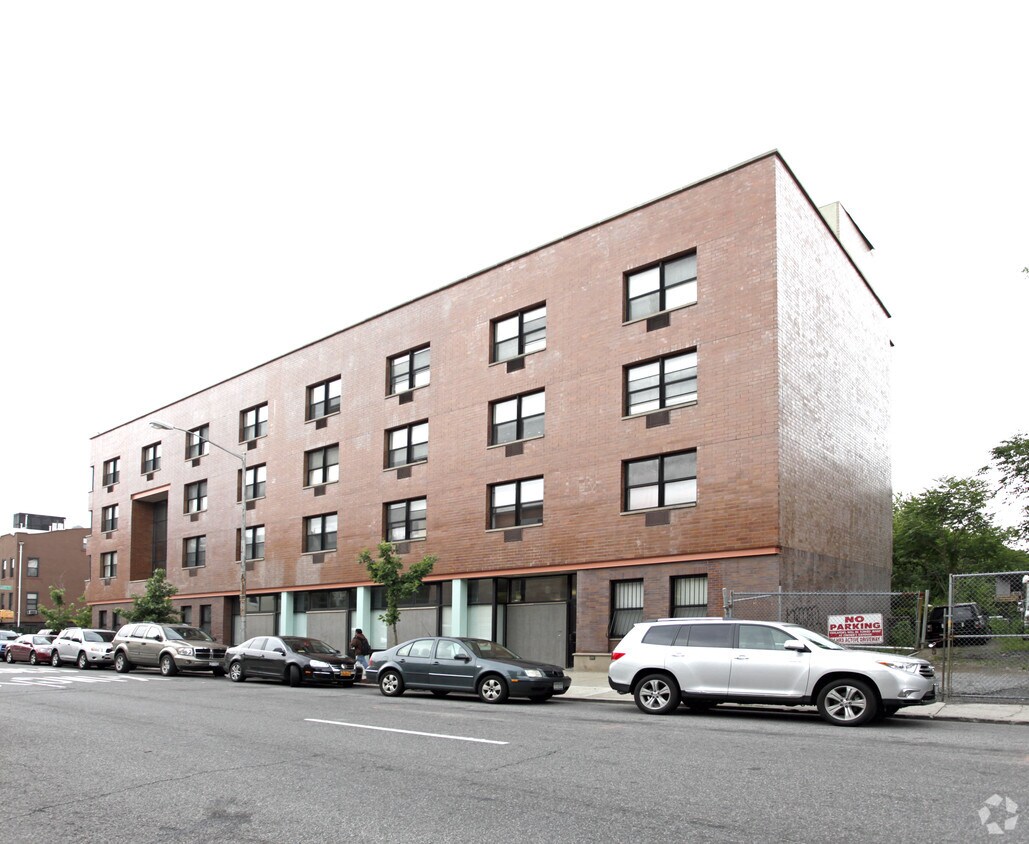 Foto principal - 620 Marcy Ave