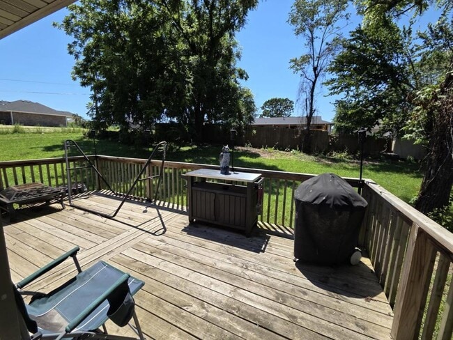 Building Photo - 5859 Geranium Ln