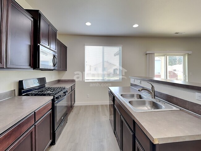 Foto del edificio - 348 Lolo Trail Ave