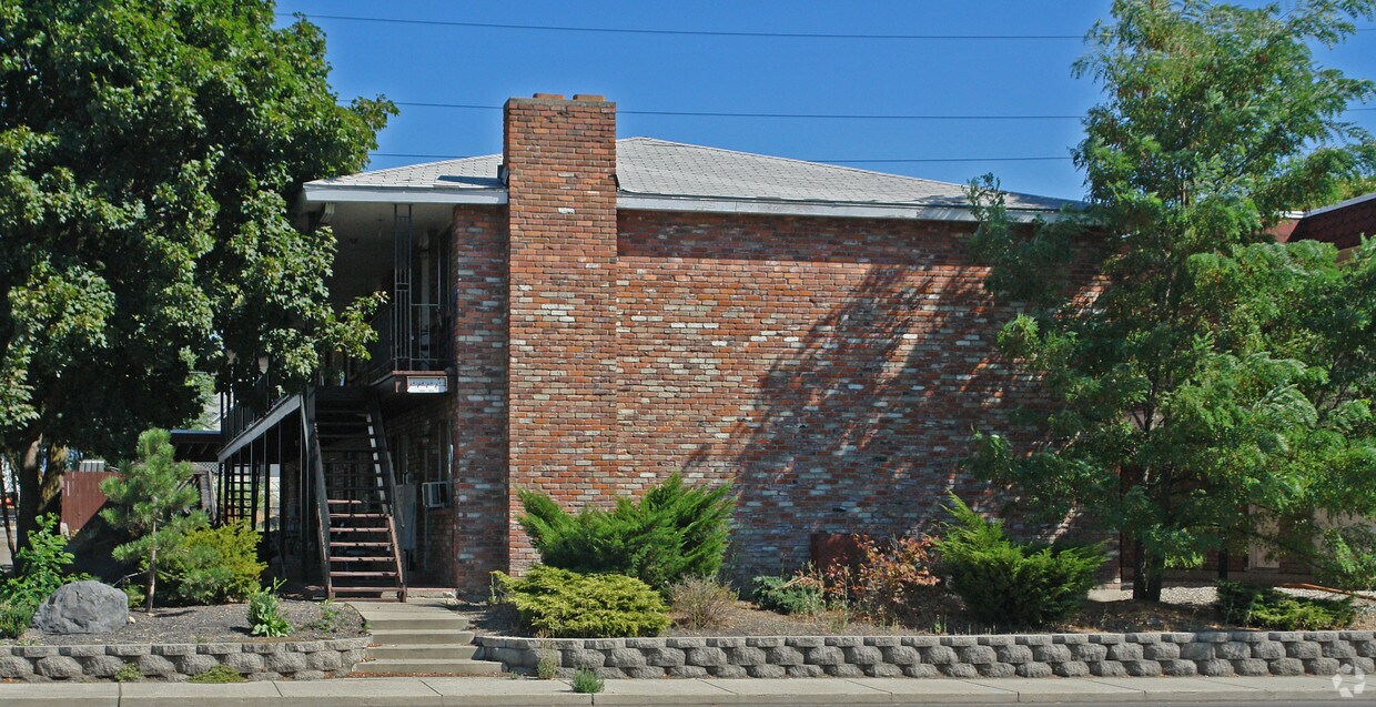 Primary Photo - 911 E Indiana Ave