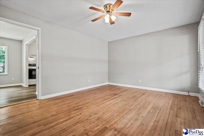 Building Photo - 154 Forest Drive