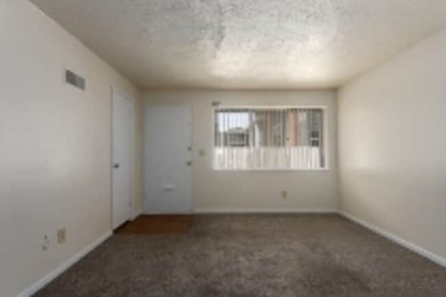 Building Photo - 435 W 87 Pl