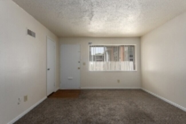 Foto del edificio - 435 W 87 Pl