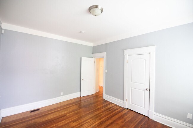 Foto del edificio - 805 S Sprigg St