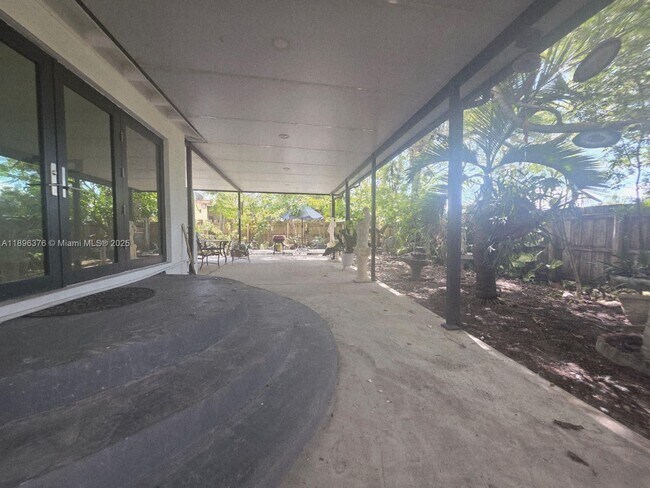 Foto del edificio - 14900 NW 9th Ct