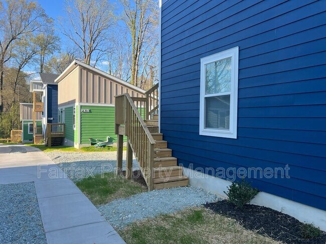 Building Photo - 2313 Owen St