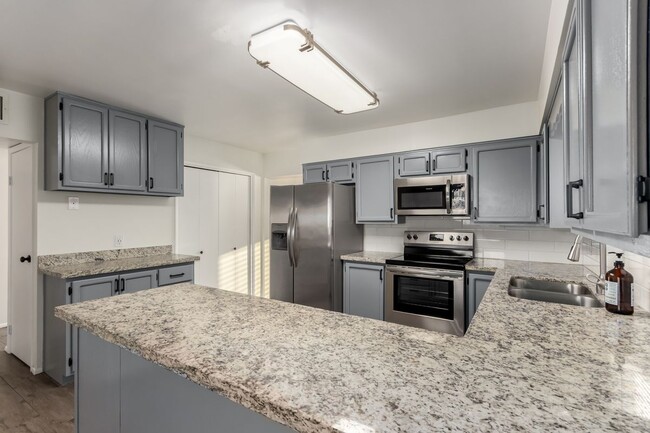 Foto del edificio - 726 W 16th St