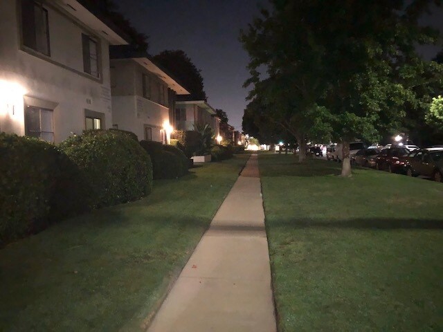 Atardecer en el paseo principal Norte - 3181 S Barrington Ave