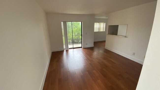 Building Photo - 4021 NW 87th Ave