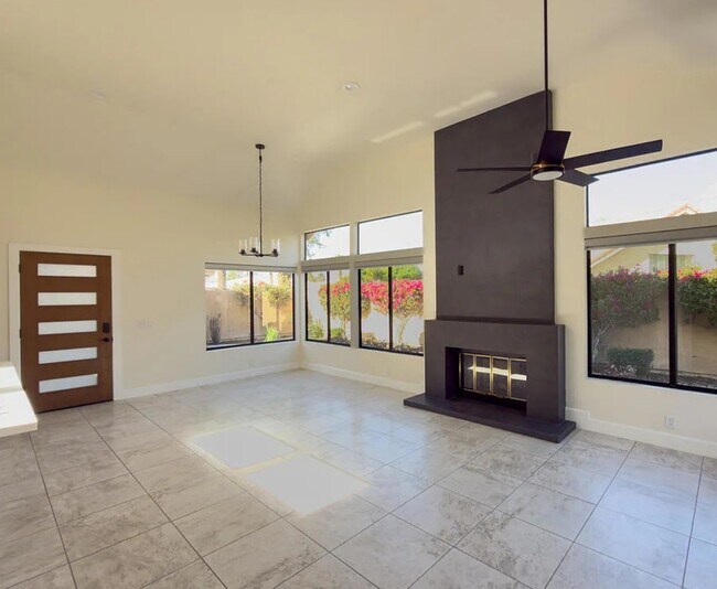 Building Photo - 144 Verde Way