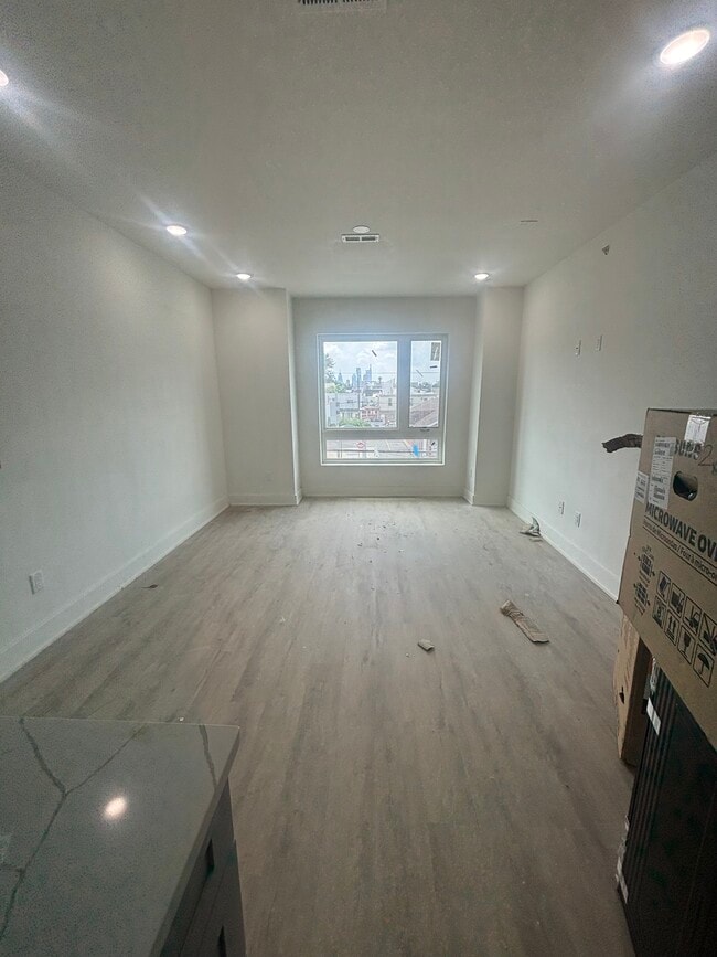 Building Photo - 2331 E York St