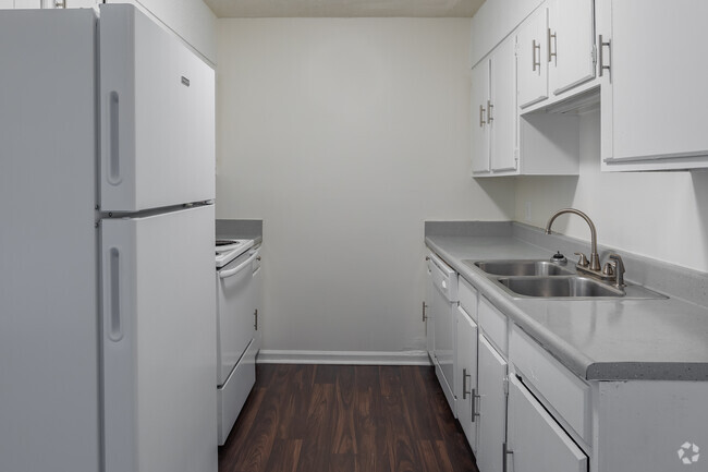 2HAB, 1.5BA - Cocina - Spring Hill Apartments