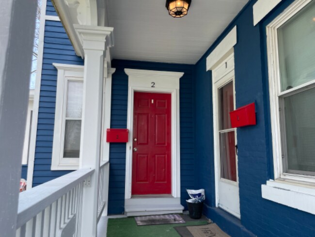Building Photo - 1050 S Plymouth Ave